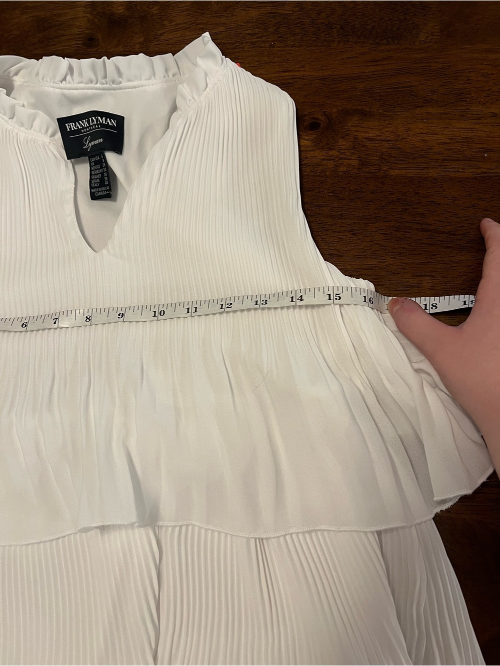 Frank Lyman Tiered Pleat Effect
Dress White Ruffle Size 6 Bridal Shower - Picture 4 of 10